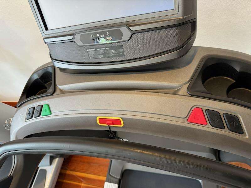 MATRIX T75 TREADMILL - Image 6
