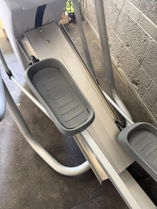 Precor EFX 534i Experience w/ Moving Arms - Image 10
