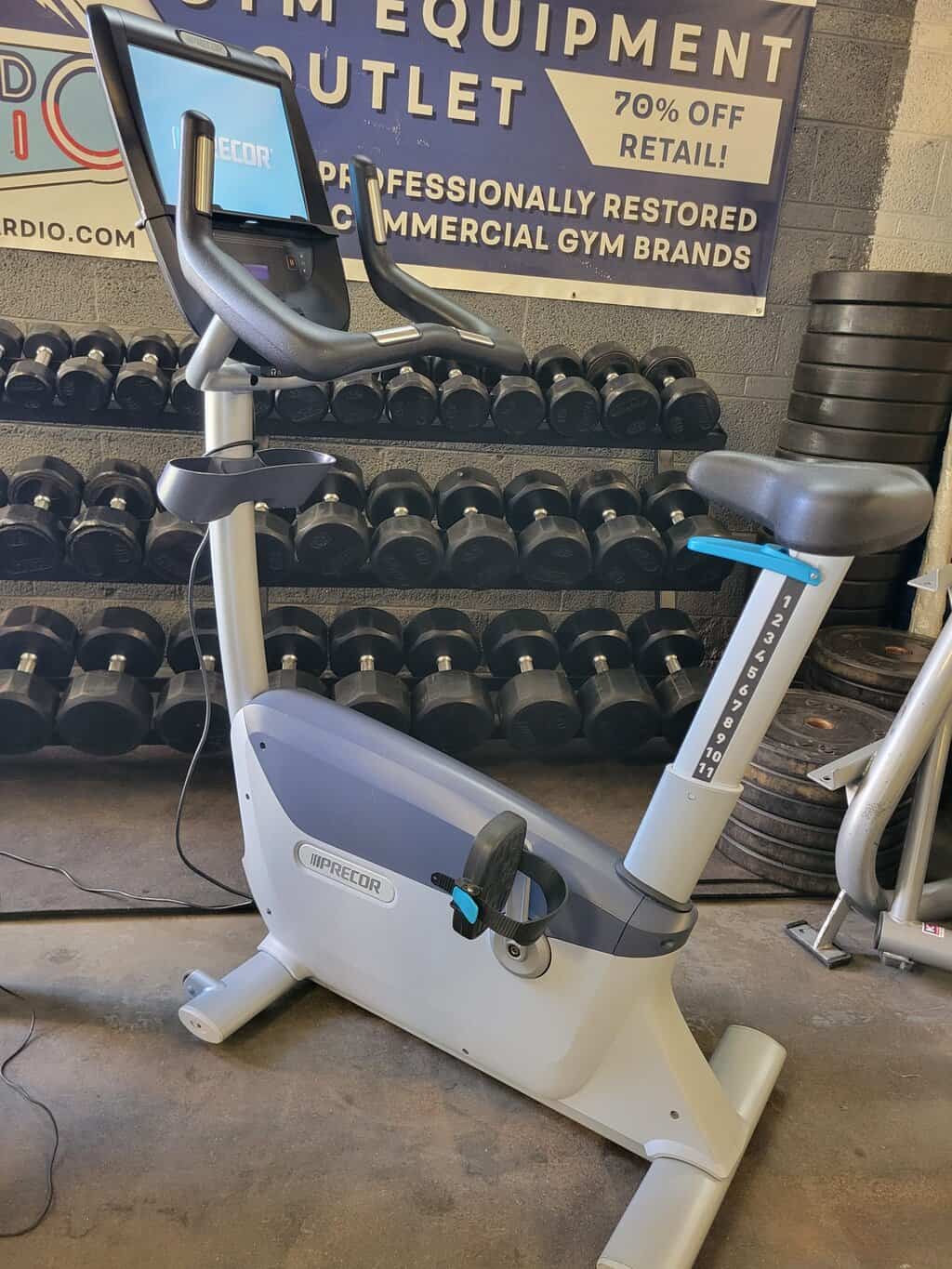 Precor UBK 885 Upright Bike w/ P82 Console
