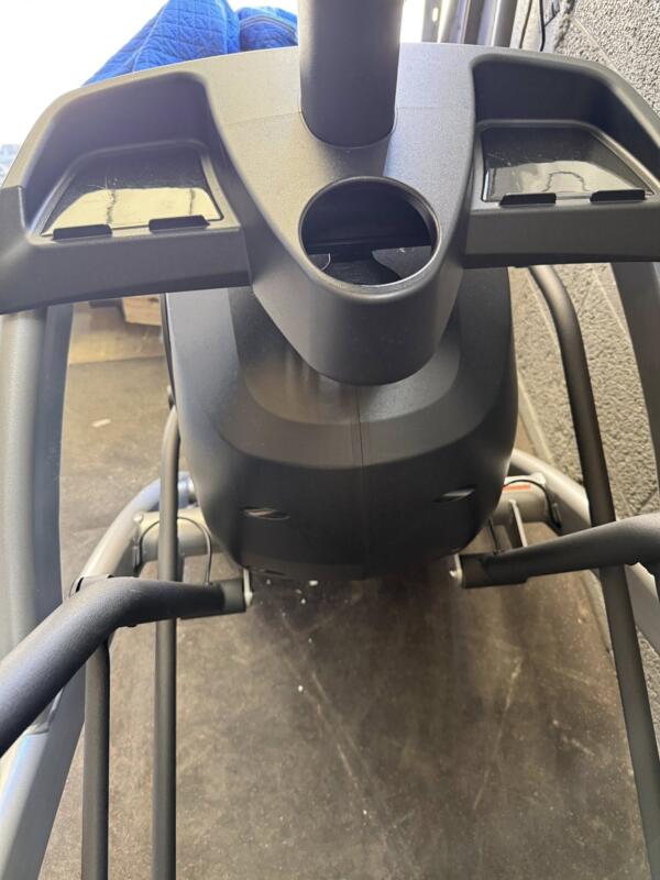 Cybex R Series 70T Arc Trainer – Total Body w/ Discover Screen (Touchscreen) - Image 4