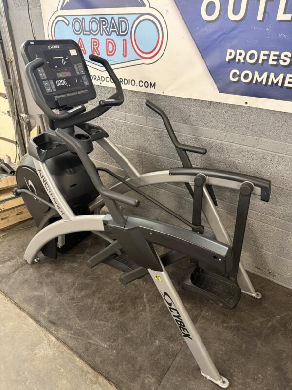 Cybex R Series Lower Body Arc Trainer w/50L Console - Image 5