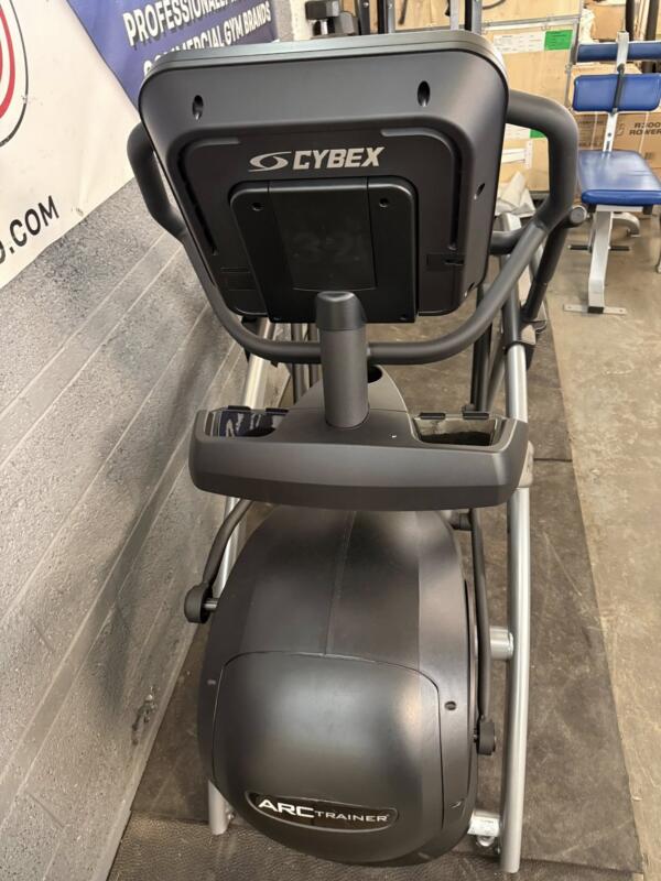 Cybex R Series Lower Body Arc Trainer w/50L Console - Image 7