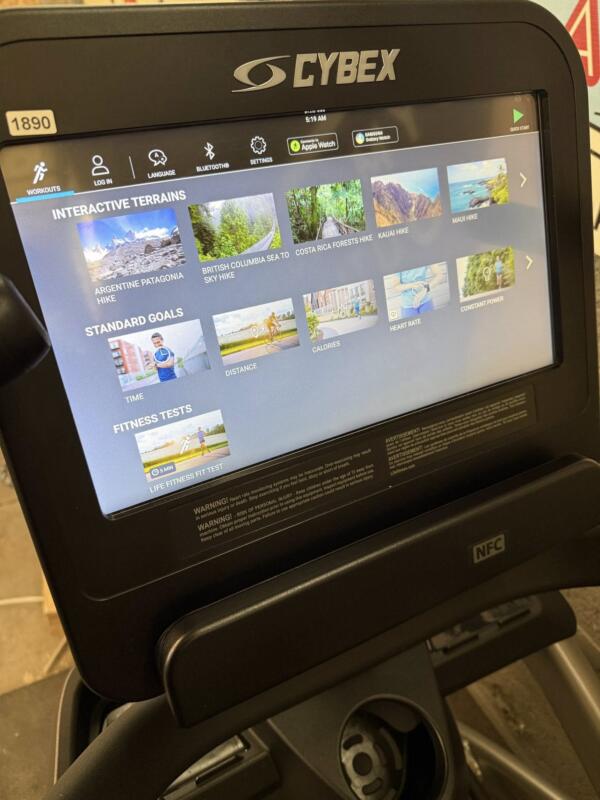 Cybex 770a Lower Body Arc Trainer w Discover Screen Touchscreen - Image 4