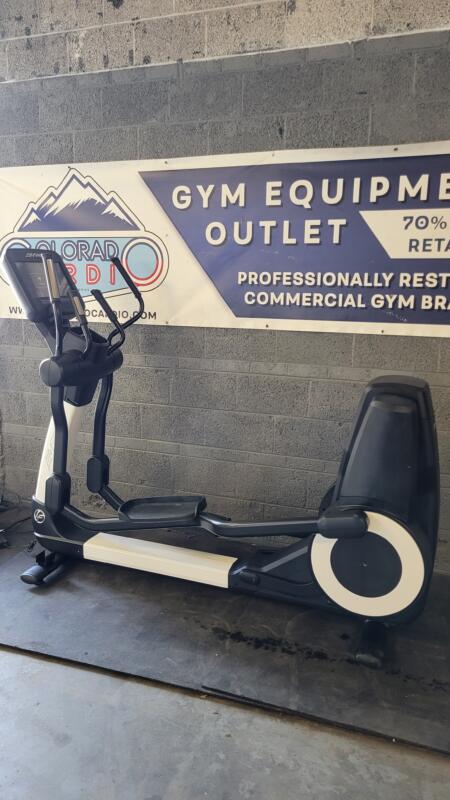 Life Fitness Discover SE3 HD 95X Elliptical (Beautiful Pearl White Finish) - Image 11