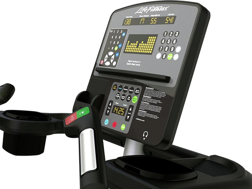 Life Fitness Integrity Series PowerMill Climber - Image 4