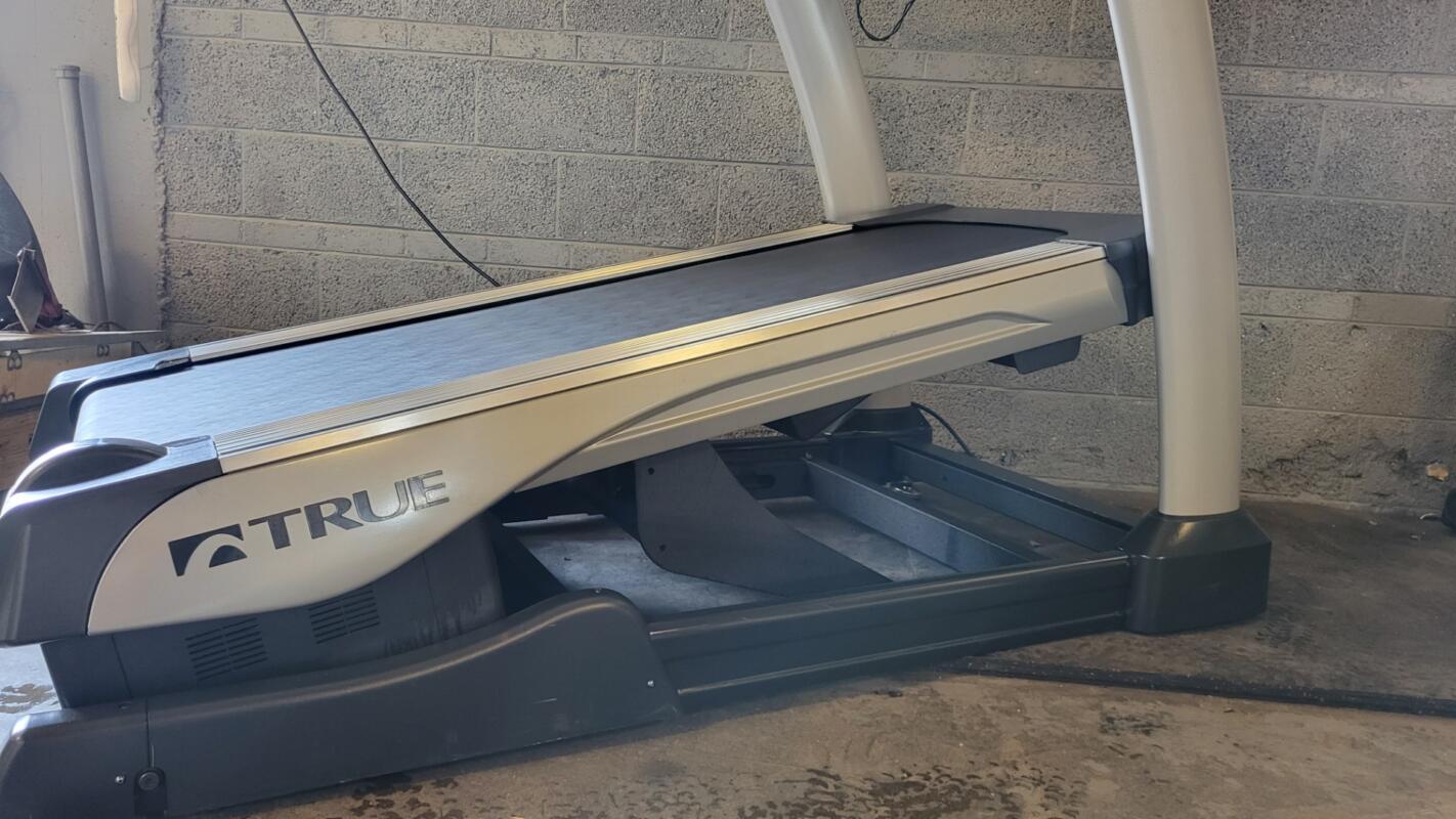True Fitness Ti1000 Alpine Runner 30% Incline - Image 13