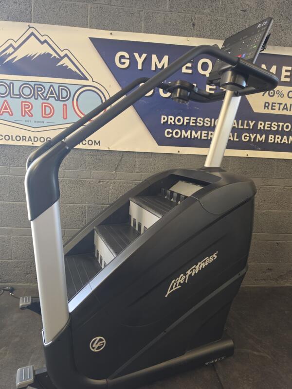 Life Fitness Club Series Plus POWERMILL w/ SL Console