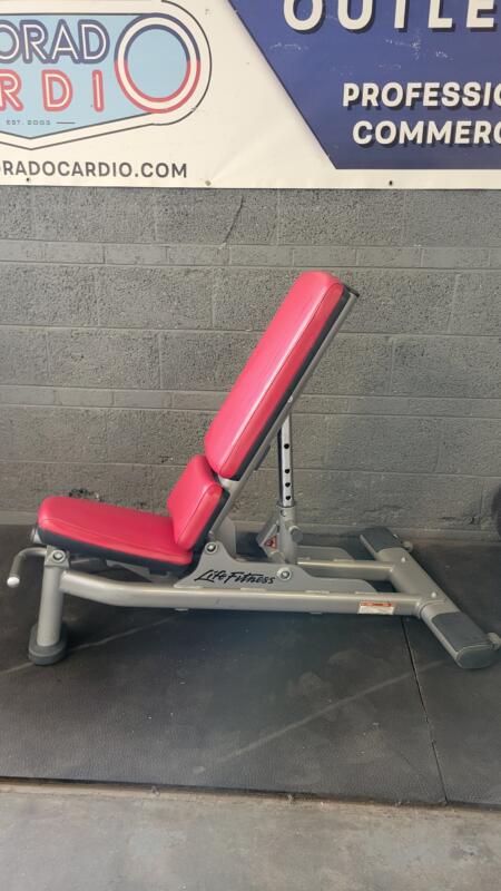 Life Fitness Signature Series Multi-Adjustable Bench